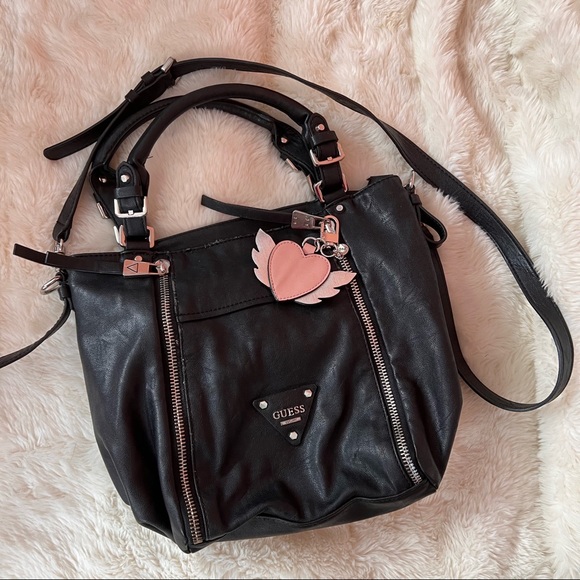 Guess Black Satchel Purse With Bonus Guess Winged Heart Bag Charm / Key Ring ๐ - Picture 4 of 12